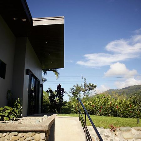 Jungle Home With King Beds -5 Minutes From The Beach أوفيتا المظهر الخارجي الصورة