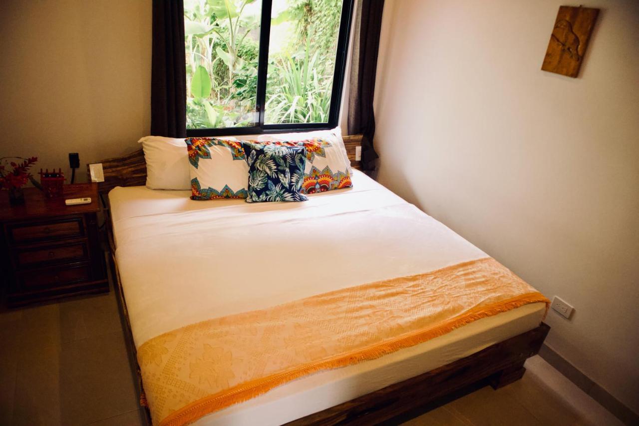 Jungle Home With King Beds -5 Minutes From The Beach أوفيتا المظهر الخارجي الصورة